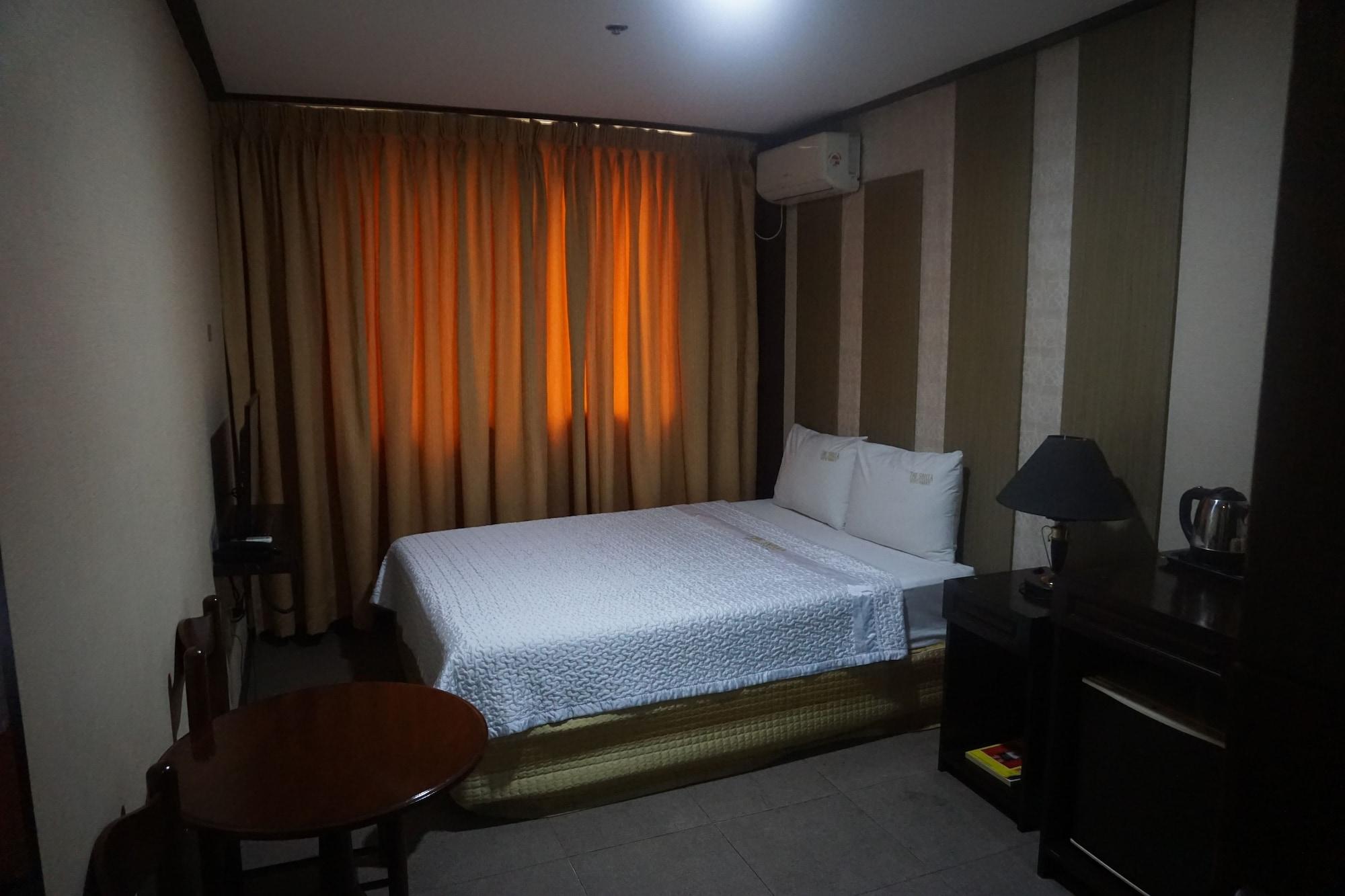 The Shila Philla Hotel Makati City Eksteriør bilde