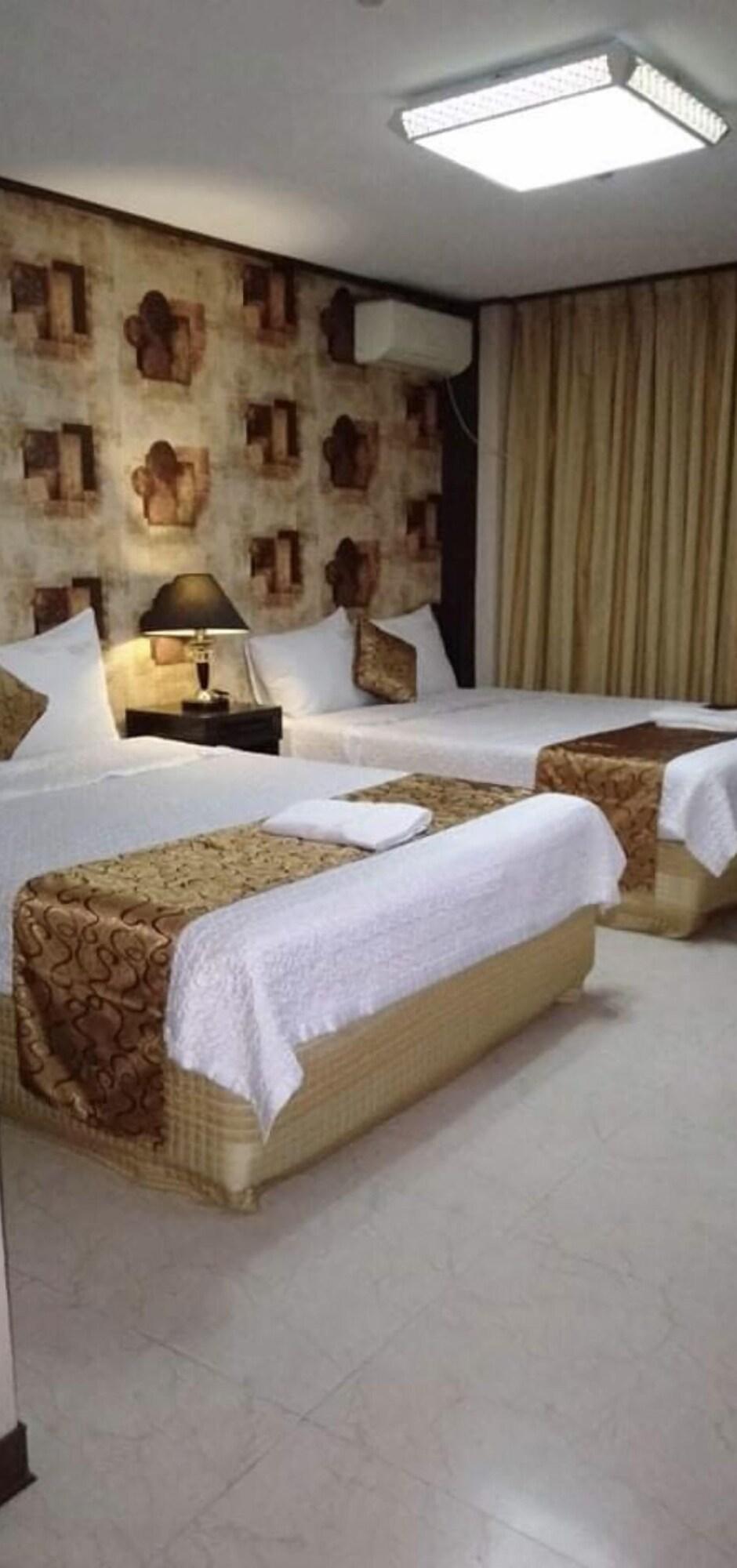 The Shila Philla Hotel Makati City Eksteriør bilde