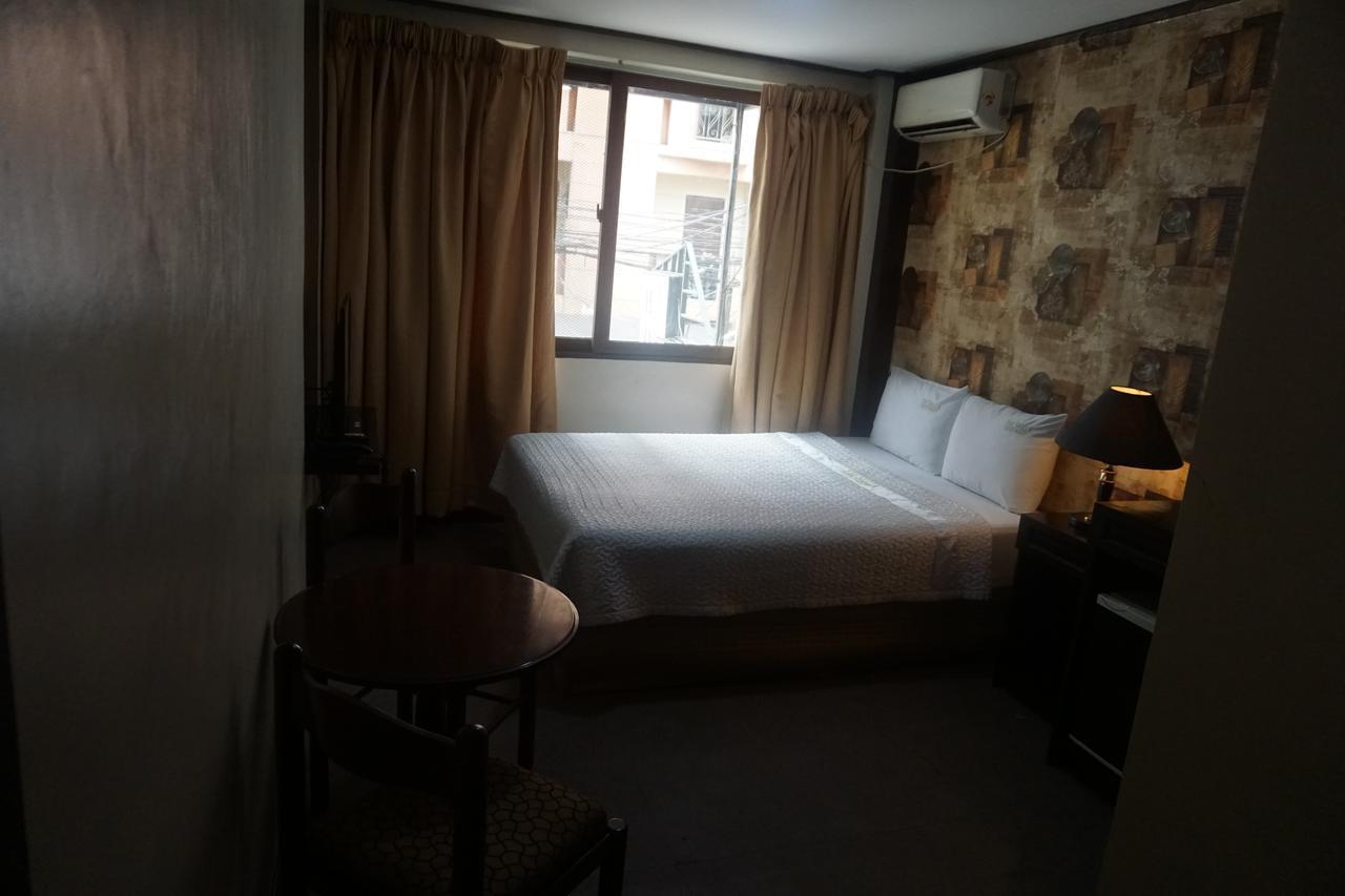 The Shila Philla Hotel Makati City Eksteriør bilde