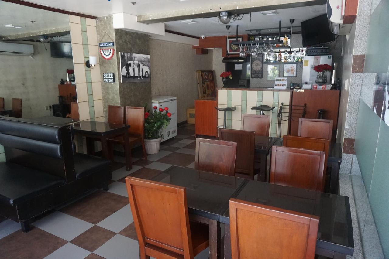 The Shila Philla Hotel Makati City Eksteriør bilde